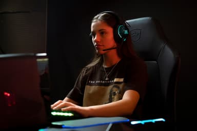 JBL Quantum 910 trådløst gaming headset