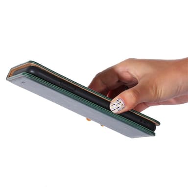 SKALO Motorola Edge 30 5G Flip Cover m. pung i PU-læder - Grøn