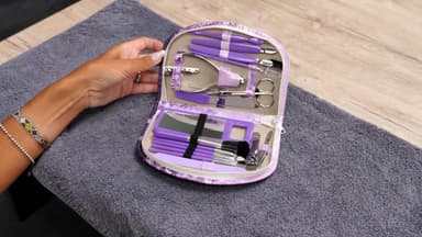 Wellys 18 Pieces Manicure Set, Purple