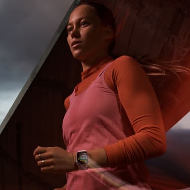 Apple Watch S9 45mm GPS+CEL (Gold Stainless/Clay Sportsbånd) S/M