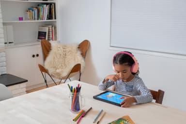 Belkin SoundForm Mini trådløse on-ear høretelefoner (pink)