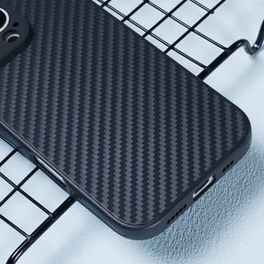 SKALO iPhone 16 Pro Carbon Fiber TPU cover - Sort